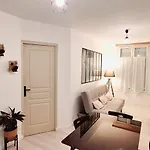 Joli T2 Renove Bord Plan D'eau