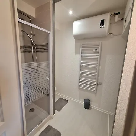 Апартаменты Joli T2 Renove Bord Plan D'eau Сен-Жан-д'Анжели