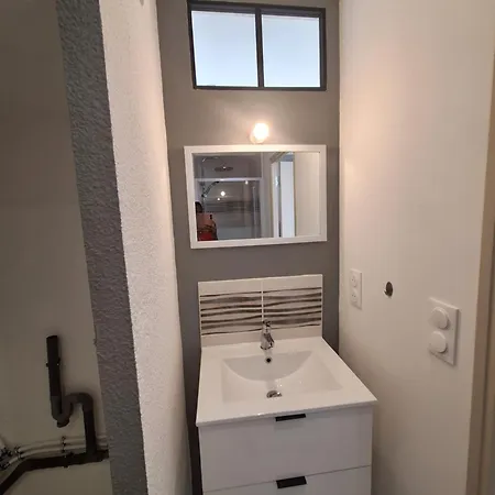 Joli T2 Renove Bord Plan D'eau