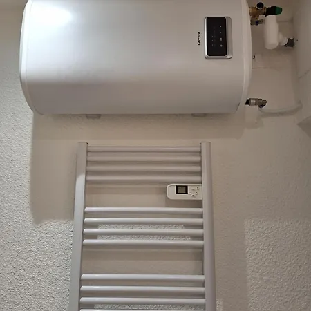 Joli T2 Renove Bord Plan D'eau * Сен-Жан-д'Анжели