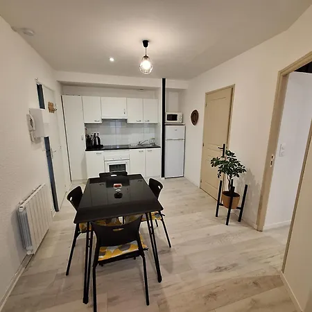 Joli T2 Renove Bord Plan D'eau Апартаменты Сен-Жан-д'Анжели