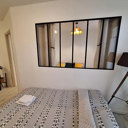 Joli T2 Renove Bord Plan D'eau * Сен-Жан-д'Анжели