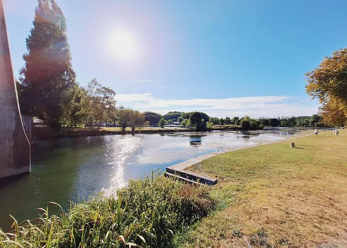 Apartment Joli T2 Renove Bord Plan D'eau Saint-Jean-dʼAngély