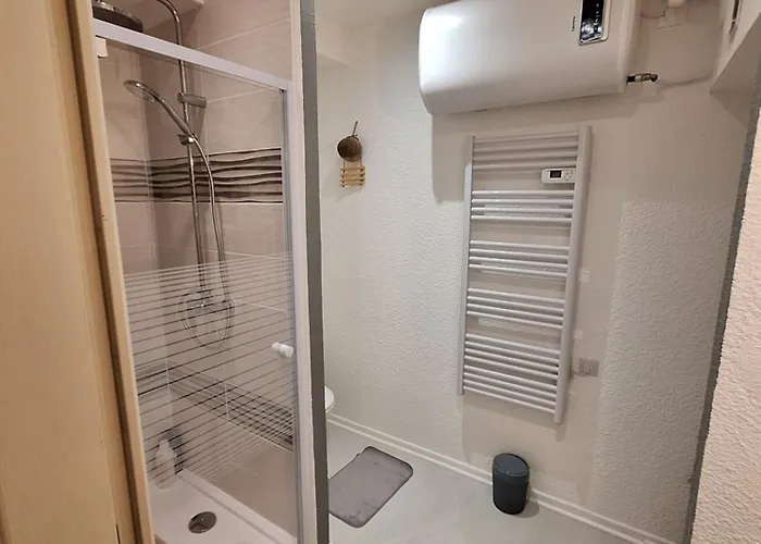 Apartment Joli T2 Renove Bord Plan D'eau Saint-Jean-dʼAngély