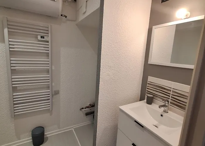 Joli T2 Renove Bord Plan D'eau Saint-Jean-dʼAngély