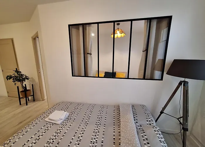 Joli T2 Renove Bord Plan D'eau * Saint-Jean-dʼAngély